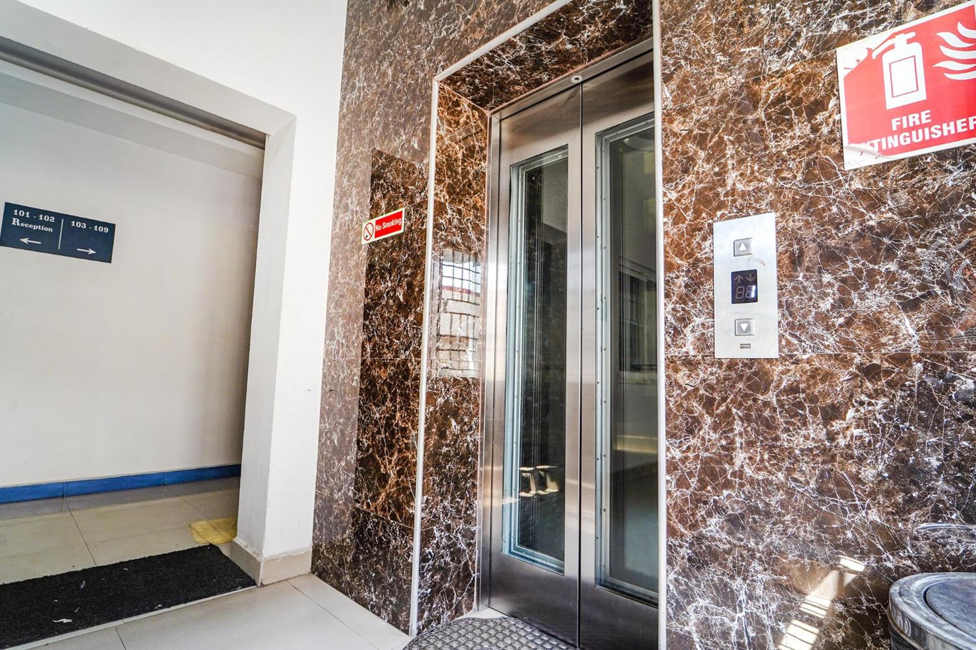 Fabexpress Silver Palace Csennai Kültér fotó